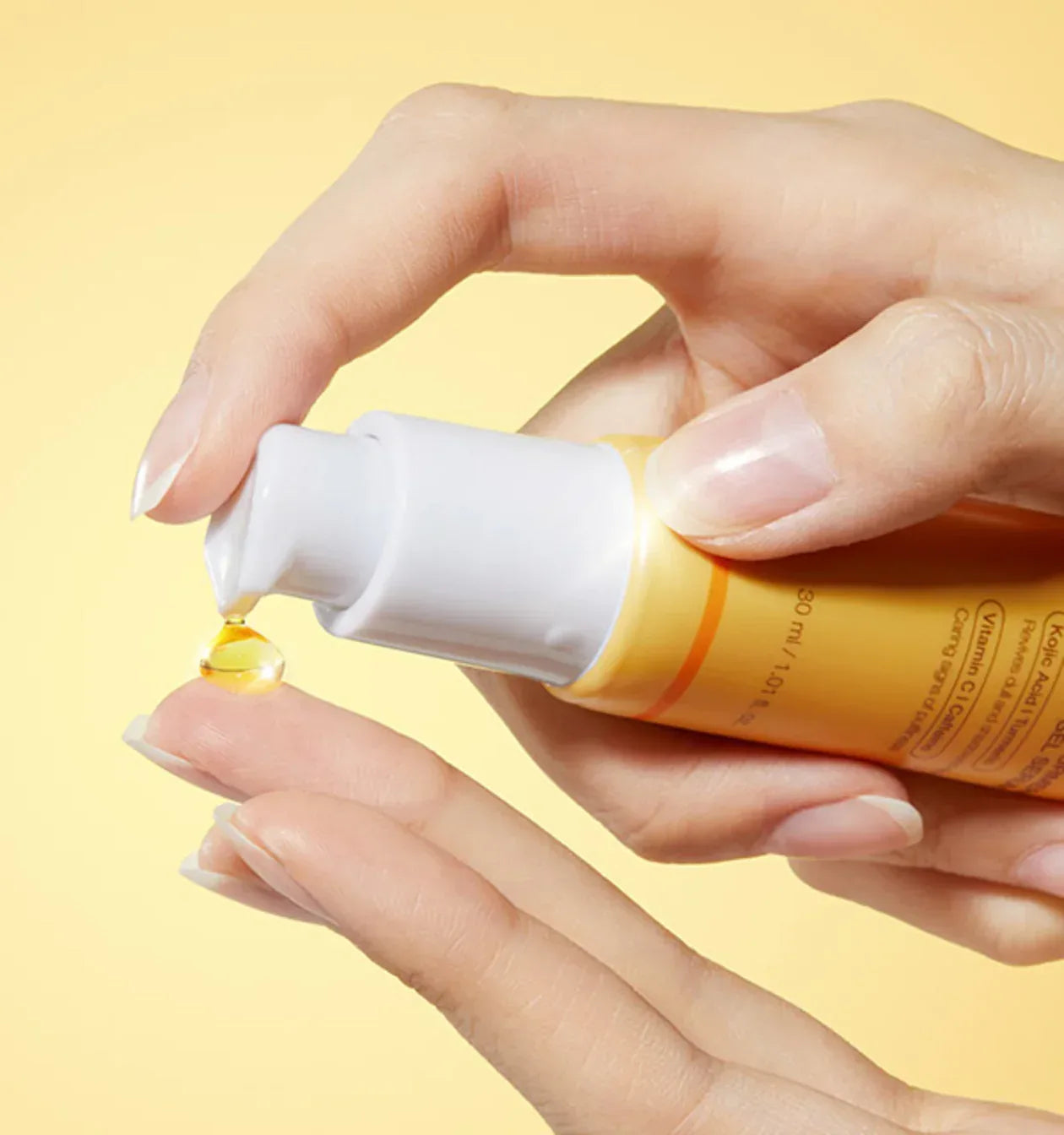 MEDICUBE - KOJIC ACID TURMERIC VITA EYE GEL SERUM 30ml