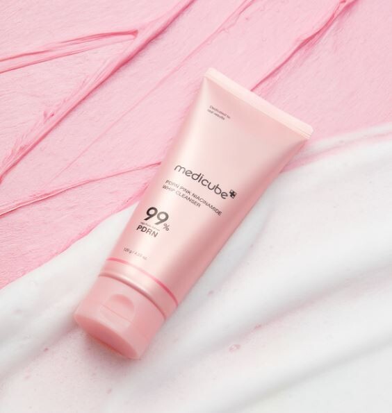 MEDICUBE PDRN Pink Niacinamide Whip Cleanser – 120 g